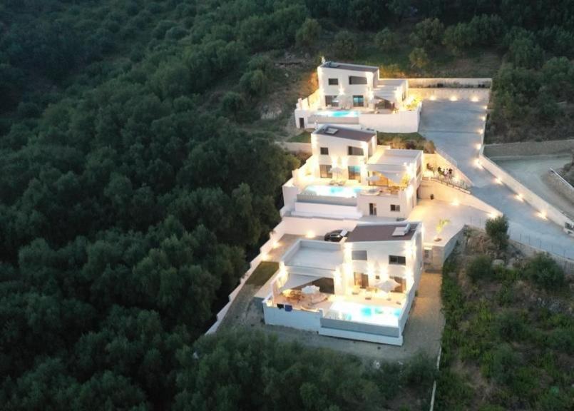 Merelia Exclusive * Parga